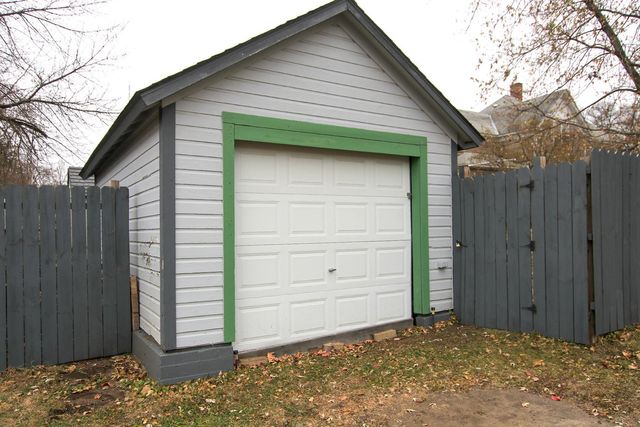 528 S Holcombe Avenue, Litchfield, MN 55355