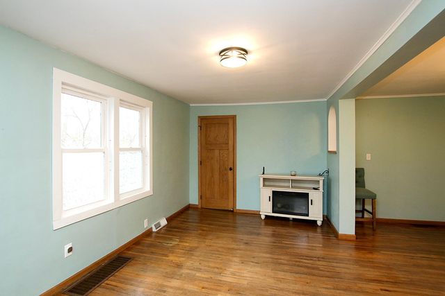 528 S Holcombe Avenue, Litchfield, MN 55355