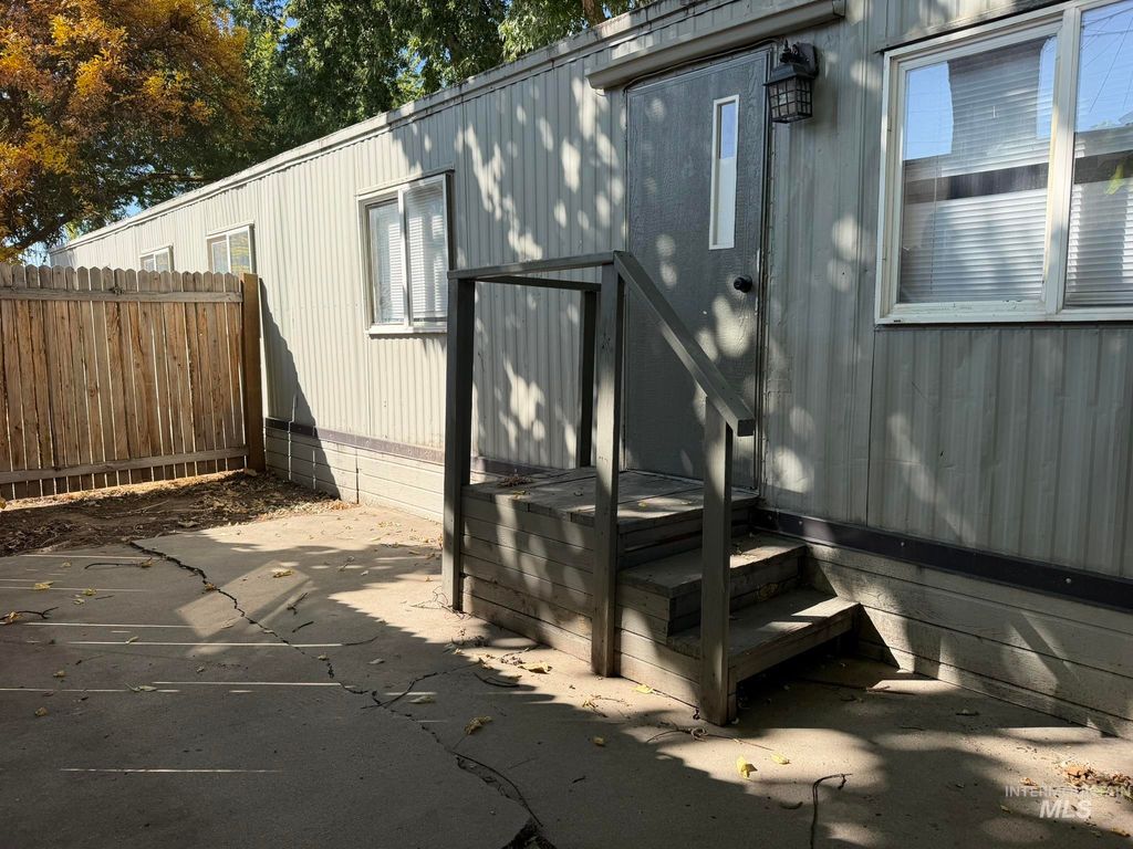 408 E 51st 3, Garden City, ID 83714 photo 3