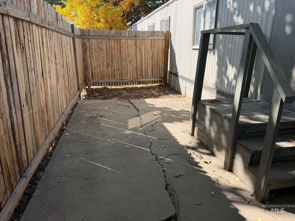408 E 51st 3, Garden City, ID 83714 photo 4