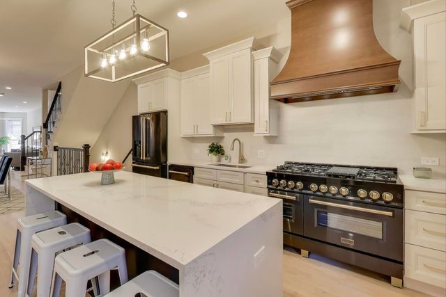 4938 S Vincennes Avenue, Chicago, IL 60615