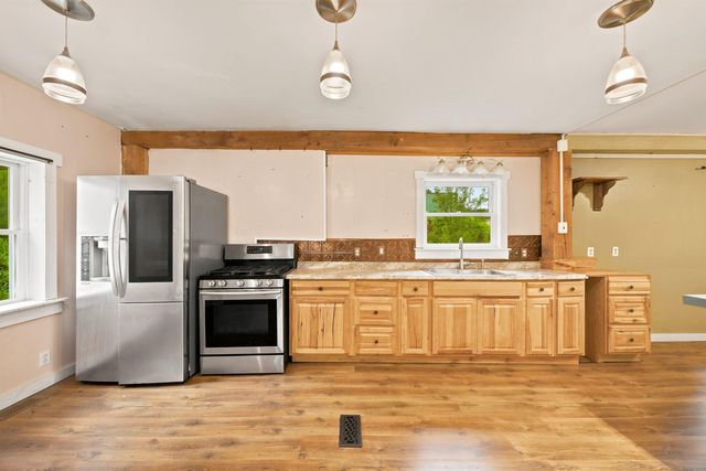 60 Slab City Road, Grafton, NH 03240