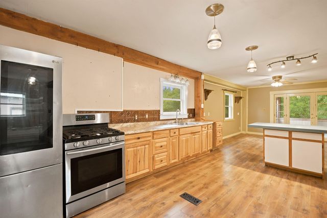 60 Slab City Road, Grafton, NH 03240