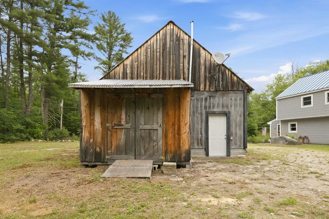 60 Slab City Road, Grafton, NH 03240