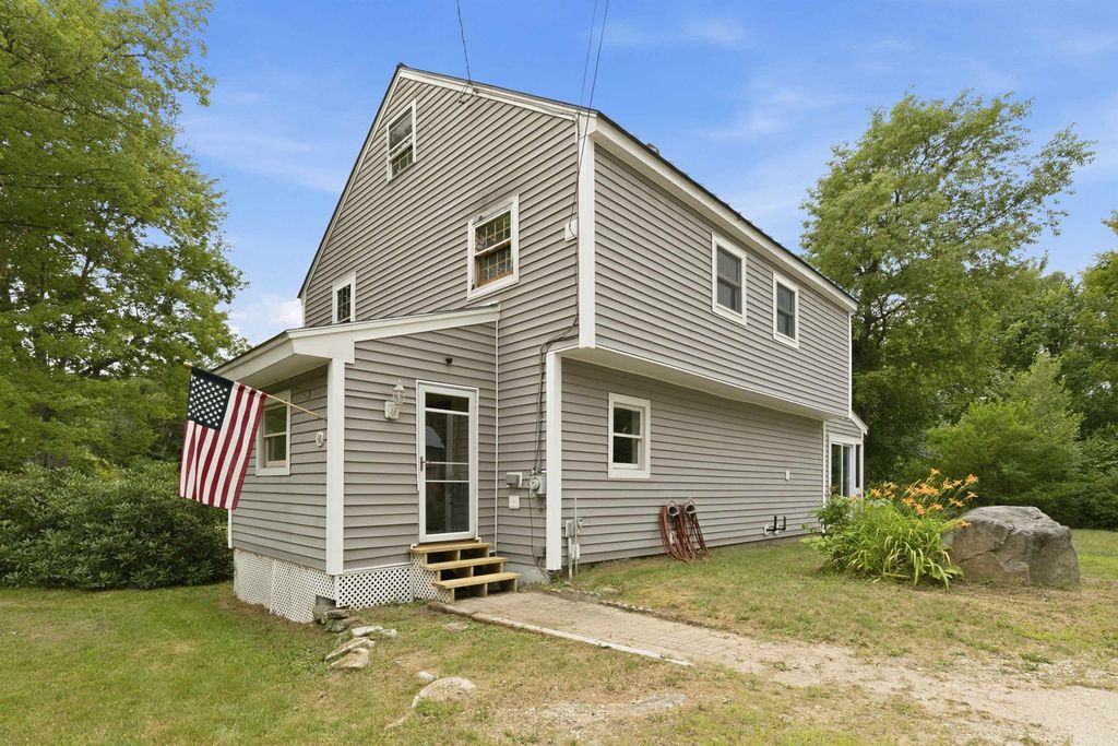 60 Slab City Road, Grafton, NH 03240