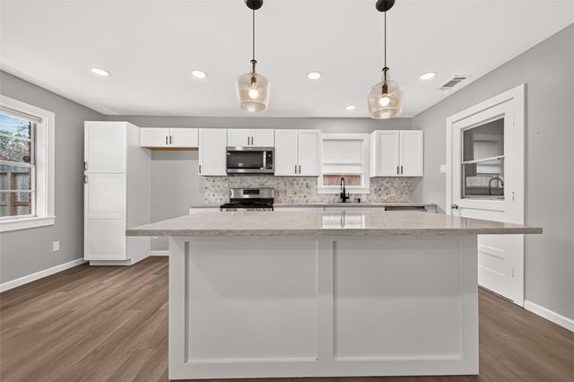 7415 Troulon Drive, Houston, TX 77074