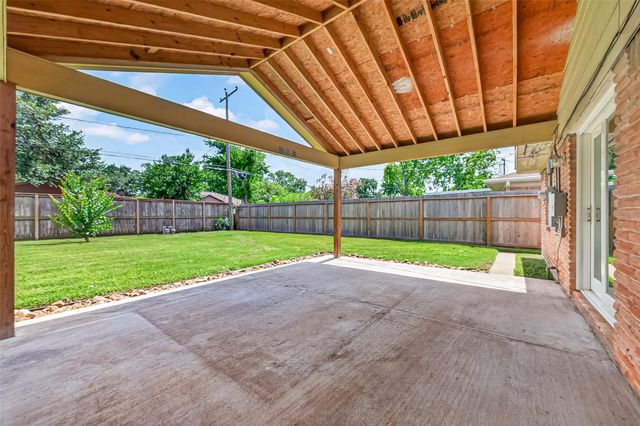 7415 Troulon Drive, Houston, TX 77074