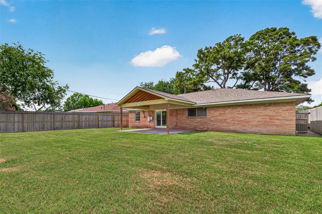 7415 Troulon Drive, Houston, TX 77074
