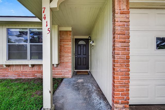 7415 Troulon Drive, Houston, TX 77074