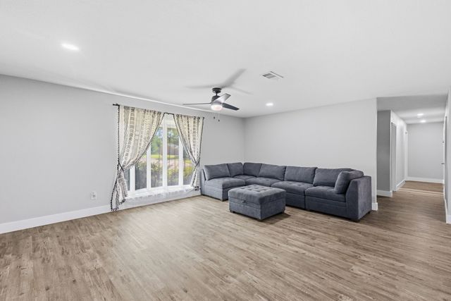 112 Royal Lane, Commerce, TX 75428