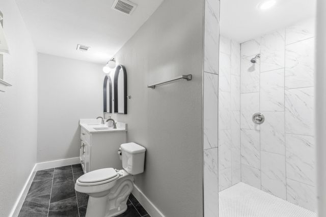 112 Royal Lane, Commerce, TX 75428