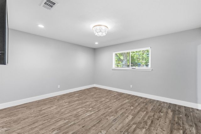 112 Royal Lane, Commerce, TX 75428