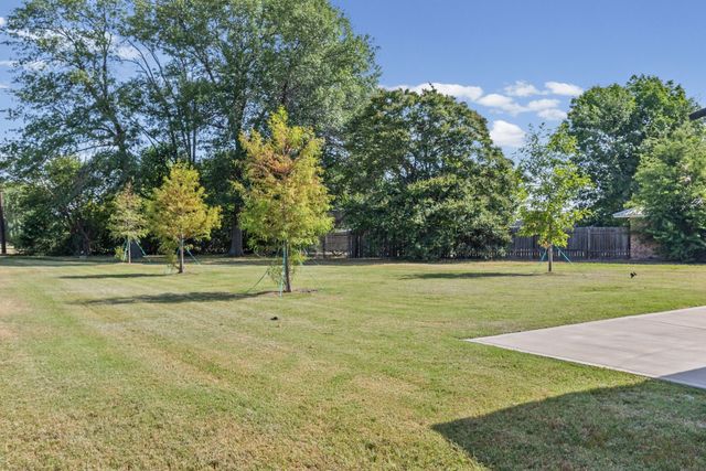 112 Royal Lane, Commerce, TX 75428