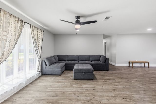 112 Royal Lane, Commerce, TX 75428