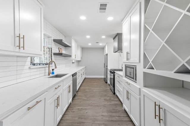 112 Royal Lane, Commerce, TX 75428