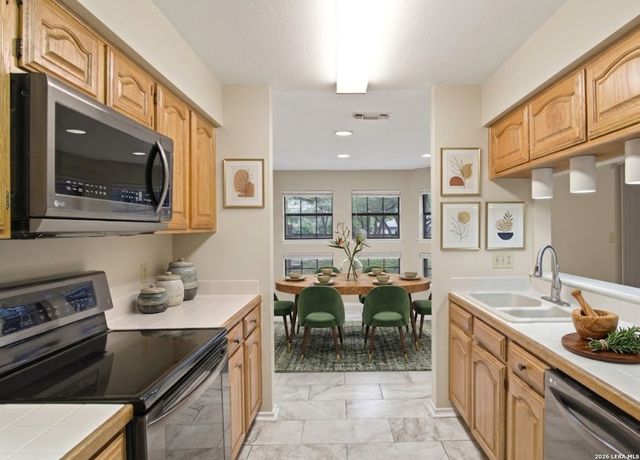 7930 Roanoke Run Apt 503, San Antonio, TX 78240