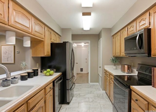 7930 Roanoke Run Apt 503, San Antonio, TX 78240