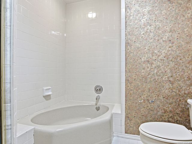 7930 Roanoke Run Apt 503, San Antonio, TX 78240