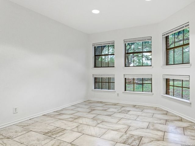 7930 Roanoke Run Apt 503, San Antonio, TX 78240