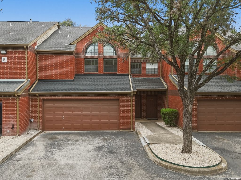 7930 Roanoke Run Apt 503, San Antonio, TX 78240