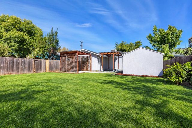 2372 North Ave, Sacramento, CA 95838
