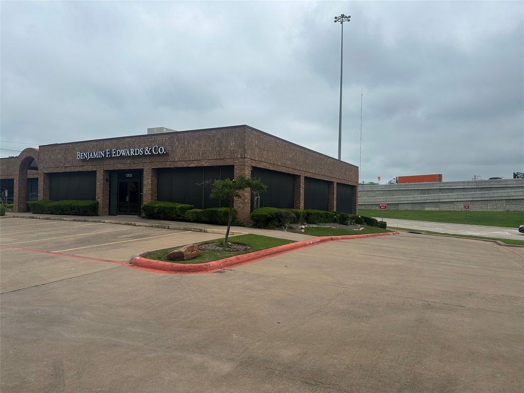 1303 N Travis Street 102, Sherman, TX 75092