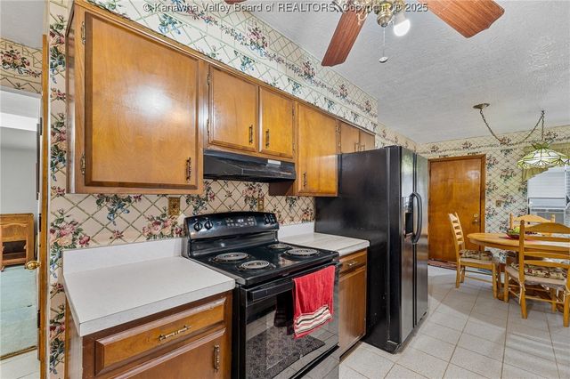 266 Oakwood Road, Charleston, WV 25314