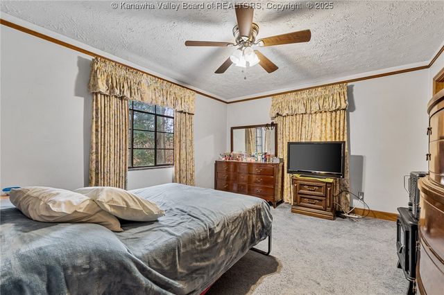 266 Oakwood Road, Charleston, WV 25314