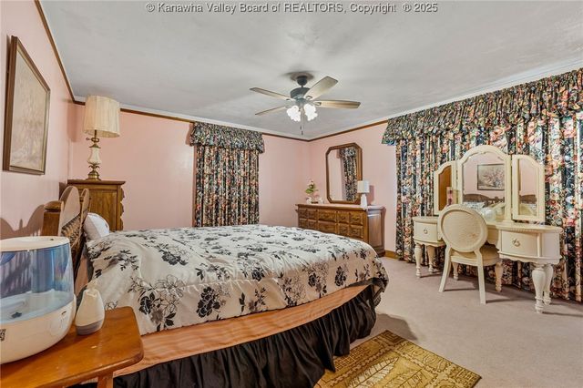 266 Oakwood Road, Charleston, WV 25314