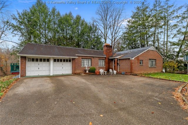 266 Oakwood Road, Charleston, WV 25314