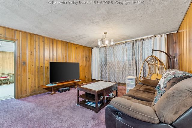 266 Oakwood Road, Charleston, WV 25314