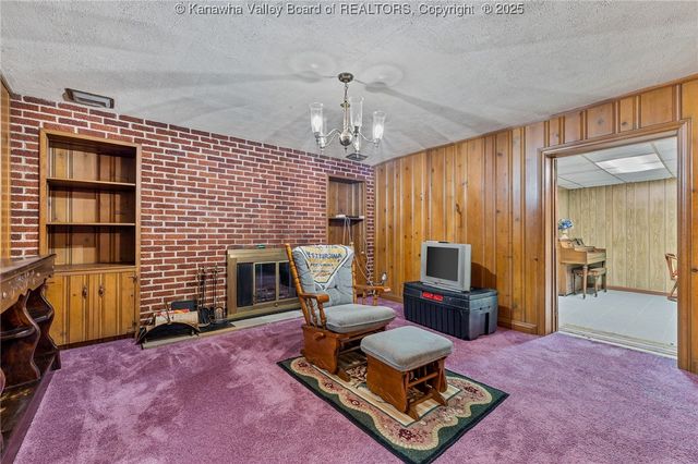 266 Oakwood Road, Charleston, WV 25314