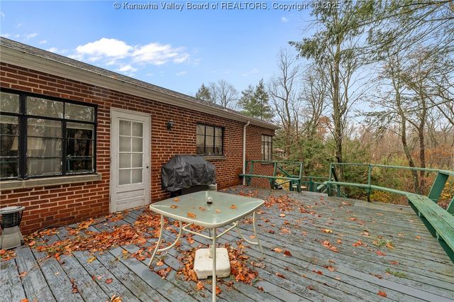 266 Oakwood Road, Charleston, WV 25314