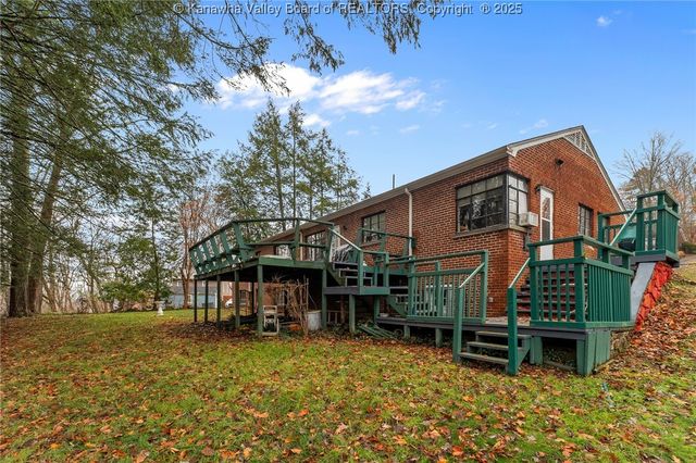 266 Oakwood Road, Charleston, WV 25314