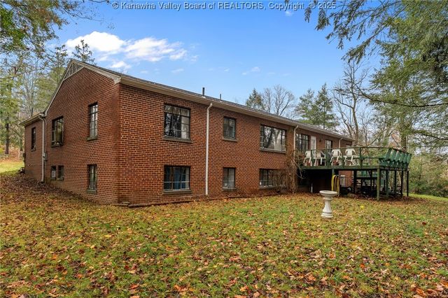 266 Oakwood Road, Charleston, WV 25314