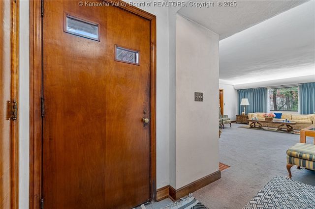 266 Oakwood Road, Charleston, WV 25314