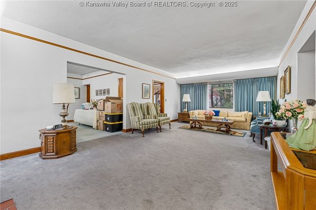 266 Oakwood Road, Charleston, WV 25314