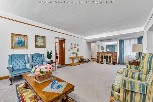 266 Oakwood Road, Charleston, WV 25314