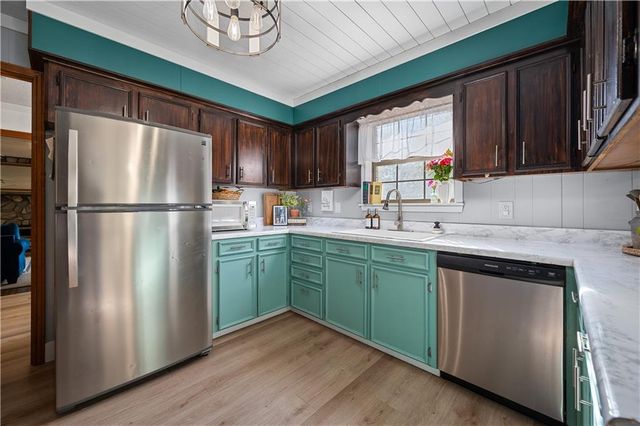 2834 MILITARY Highway, Pineville, LA 71360