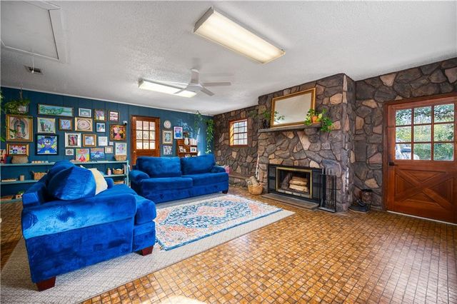 2834 MILITARY Highway, Pineville, LA 71360