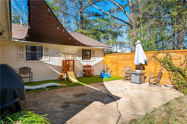 2834 MILITARY Highway, Pineville, LA 71360