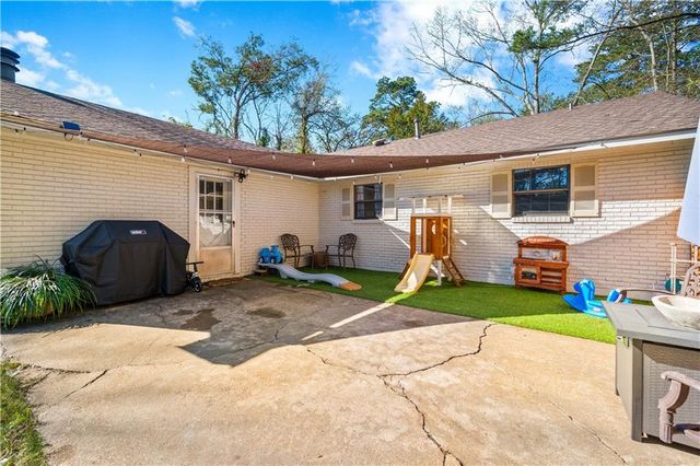 2834 MILITARY Highway, Pineville, LA 71360