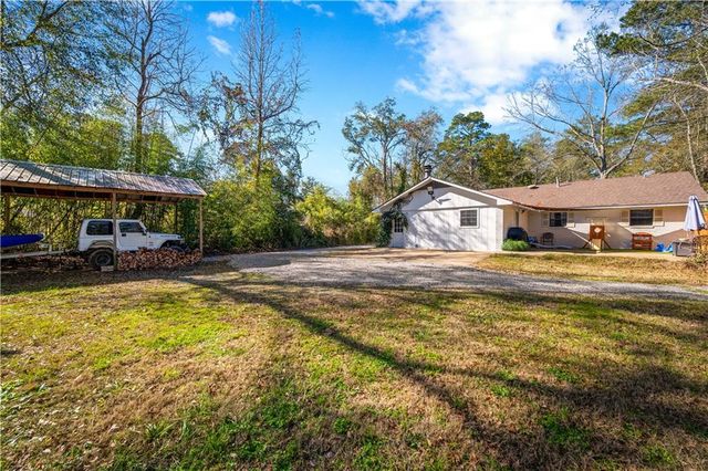 2834 MILITARY Highway, Pineville, LA 71360