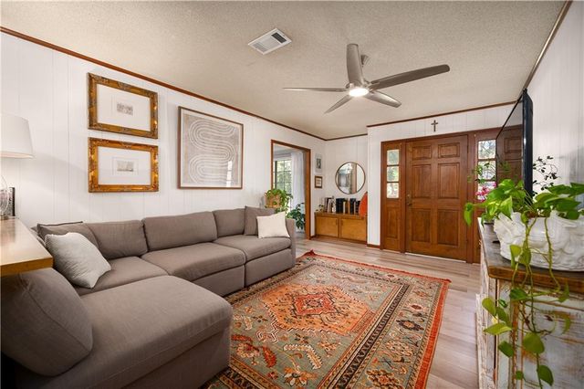 2834 MILITARY Highway, Pineville, LA 71360