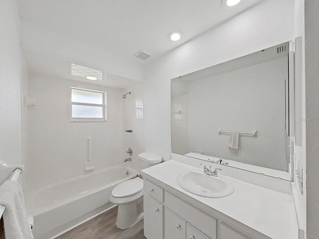 2130 SAXON LANE, Lakeland, FL 33810