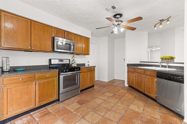 1818 Wildwood Drive, Deer Park, TX 77536