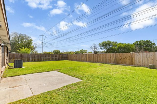 1818 Wildwood Drive, Deer Park, TX 77536
