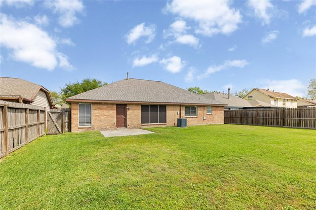 1818 Wildwood Drive, Deer Park, TX 77536