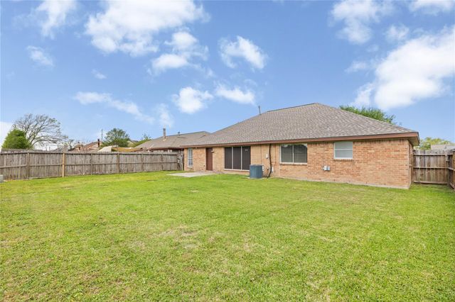 1818 Wildwood Drive, Deer Park, TX 77536