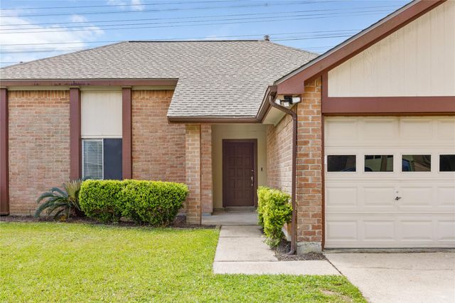 1818 Wildwood Drive, Deer Park, TX 77536